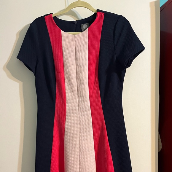 Vince Camuto Dresses & Skirts - Vince Camuto striped dress size 12.